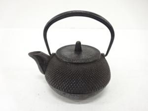 南部鉄器　霰地紋　小鉄瓶